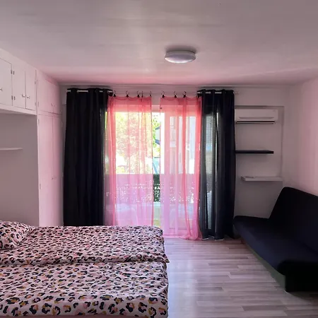 Studio Modern Apartment *